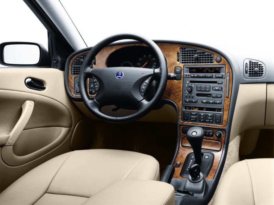 Торпедо Saab 9-5 Sedan 1997 года  (фото 1 из 32)
